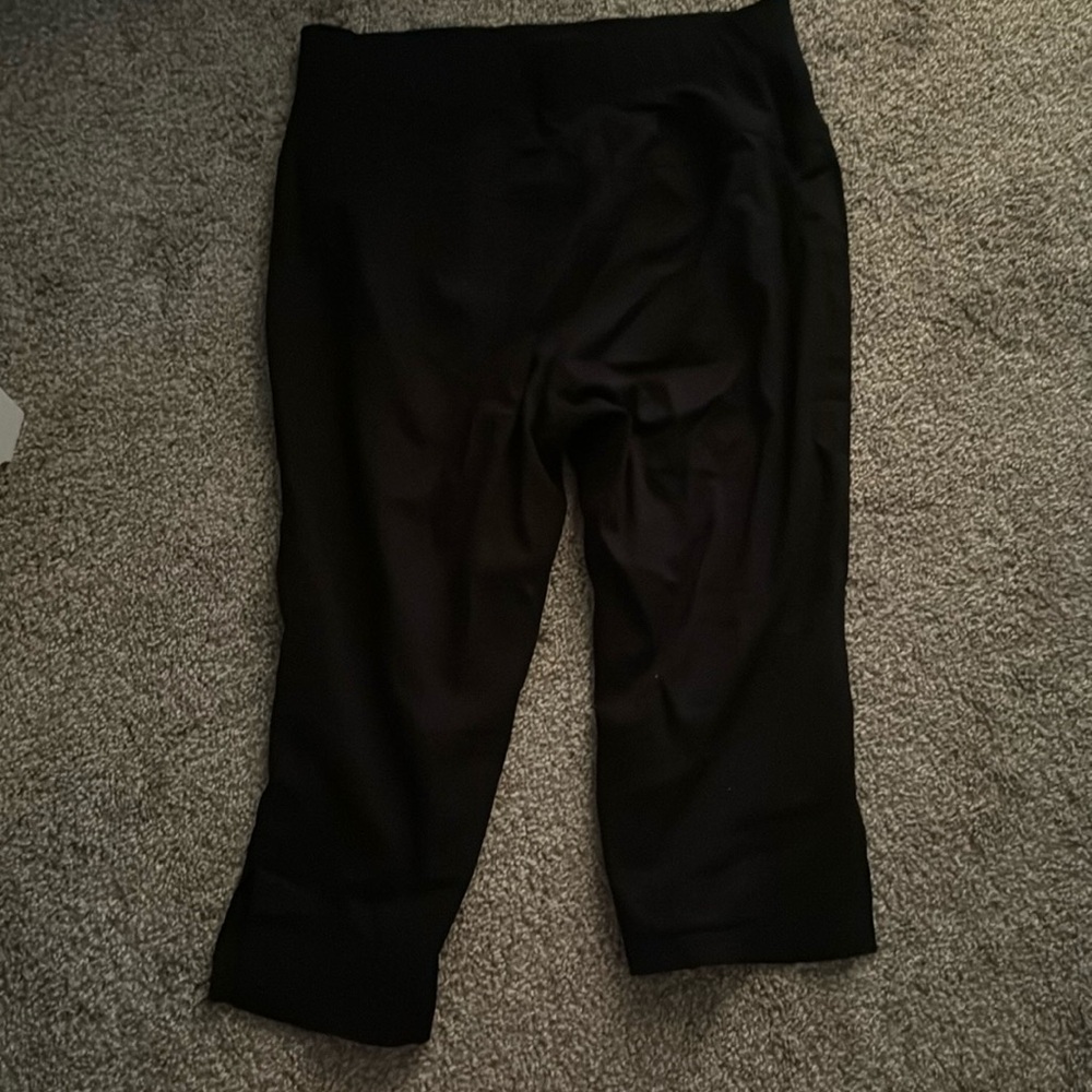 Motherhood black maternity capris